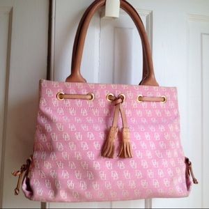 Vintage Pink Dooney & Bourke tote bag w/logo, leather tassels & magnetic clasp